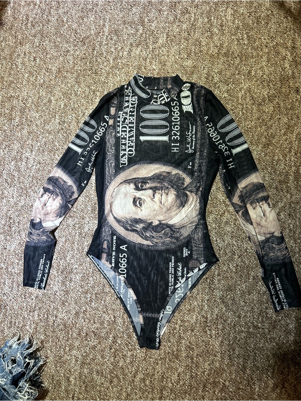 SHEIN Black Graphic Money Print Long-Sleeve One-Piece Bodysuit
